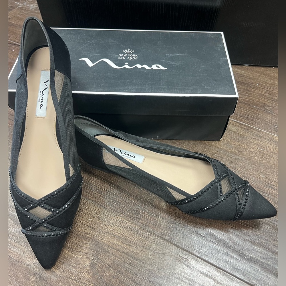 Nina Kiyrah black size 6 pointed toe rhinestone pad flat